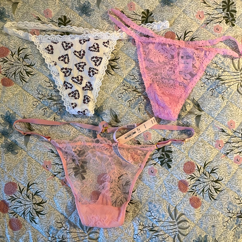 NWT VS thongs